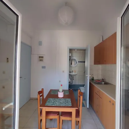 Chalkidonos Apartment *