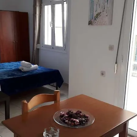 Chalkidonos Apartment *